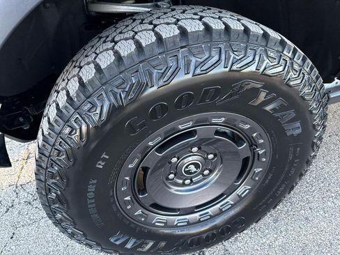 New 2025 Ford Bronco Badlands w/ Sasquatch Package AWD/4WD image 22