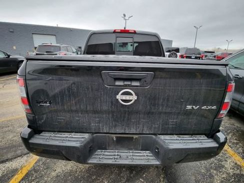 Used 2022 Nissan Frontier SV w/ Technology Package image 6