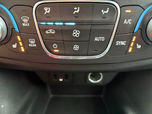 Used 2019 Chevrolet Traverse LT FWD image 22