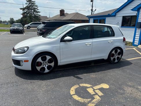 Used 2011 Volkswagen Golf 4-Door FWD image 1