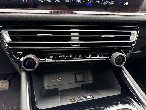 New 2026 Chevrolet Traverse RS image 14