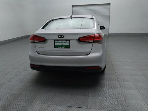 Used 2017 Kia Forte LX image 7