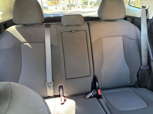 Used 2025 Kia Sportage LX image 32