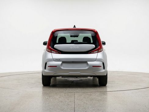 Used 2025 Kia Soul LX w/ LX Technology Package FWD image 7