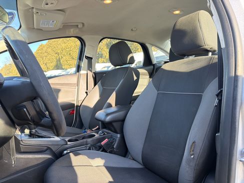 Used 2014 Ford Focus SE image 24