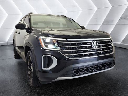 Certified 2024 Volkswagen Atlas SE w/ Panoramic Sunroof Package FWD image 1