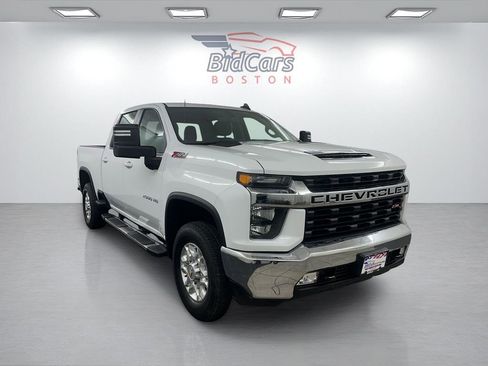 Used 2023 Chevrolet Silverado 2500 LT w/ Convenience Package image 3