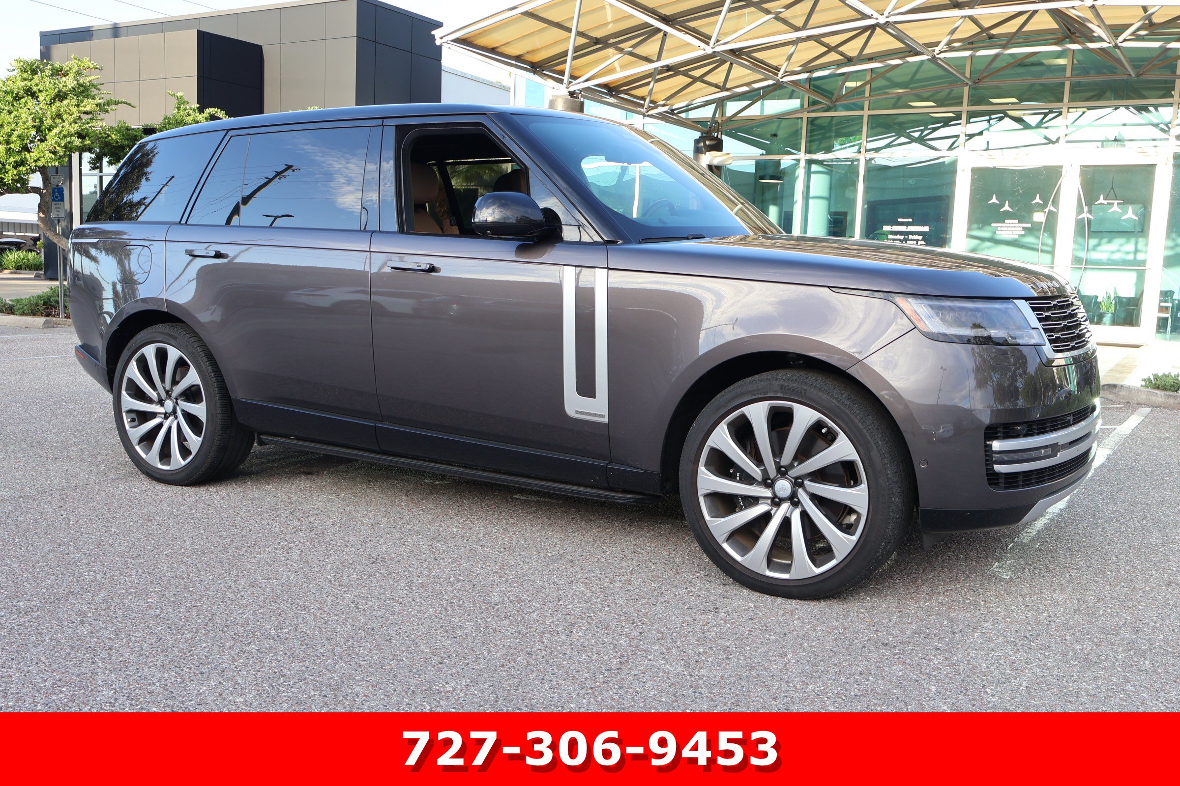 Used 2025 Land Rover Range Rover Long Wheelbase Autobiography AWD/4WD image 10