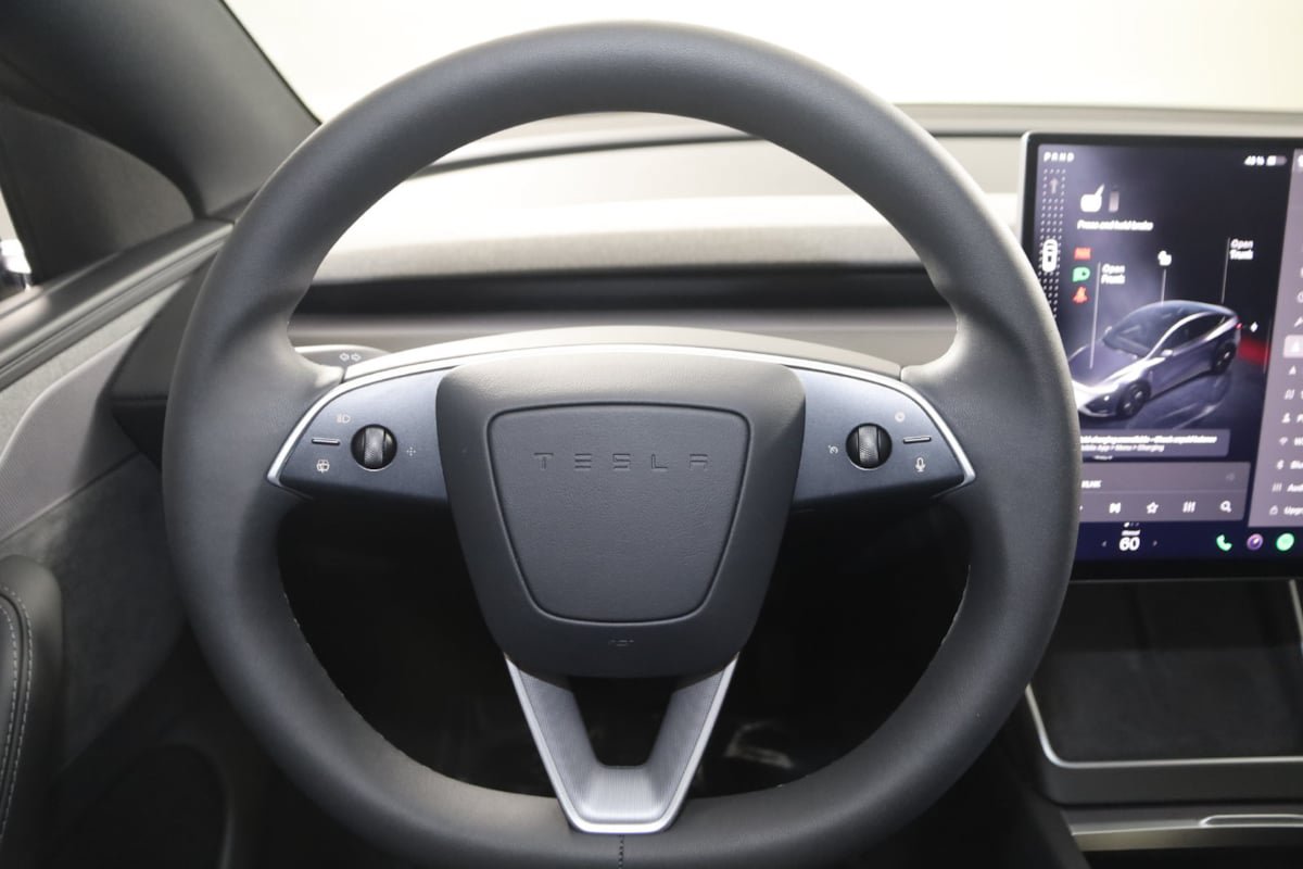 Used 2026 Tesla Model Y AWD image 36