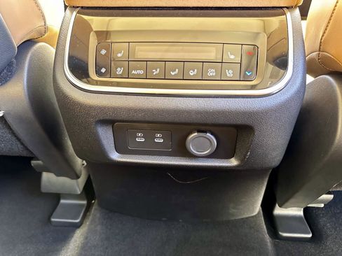 Certified 2025 INFINITI QX80 Sensory image 18