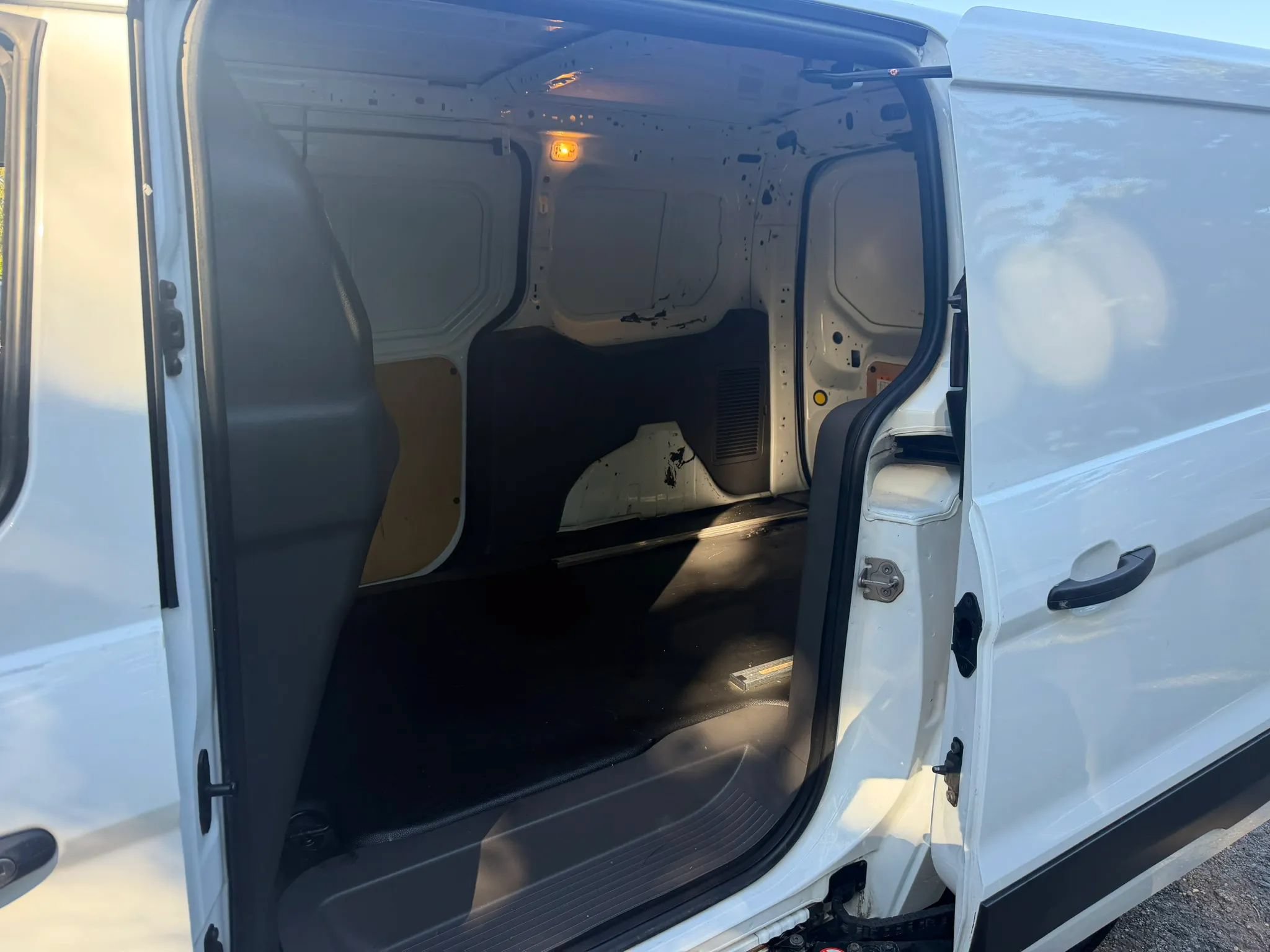 Used 2022 Ford Transit Connect XL FWD image 33
