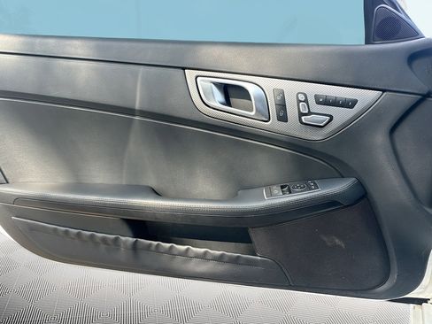 Used 2019 Mercedes-Benz SLC 300 image 21