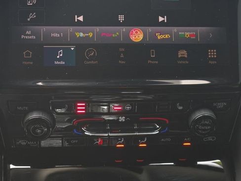 Used 2022 Jeep Grand Cherokee L Limited image 22