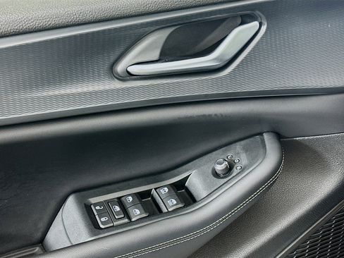 Used 2023 Jeep Grand Cherokee Altitude image 15