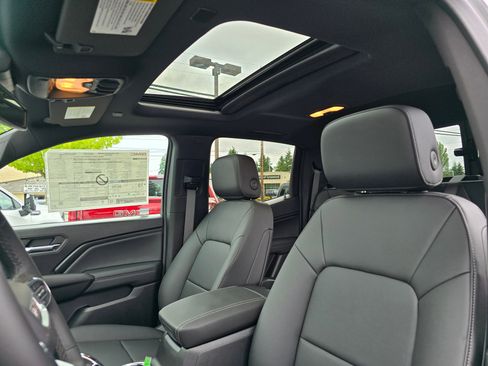 New 2025 GMC Canyon Elevation w/ Convenience Package image 19