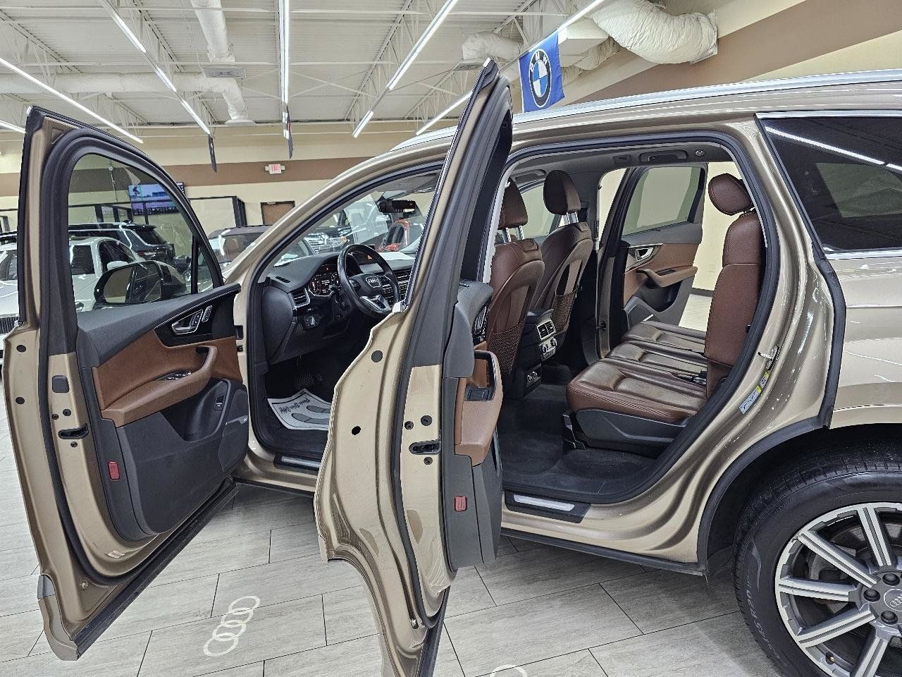 Used 2019 Audi Q7 3.0T Premium Plus w/ Premium Plus Package AWD/4WD image 17