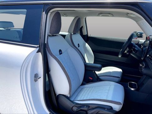 Used 2025 MINI Cooper S FWD image 8