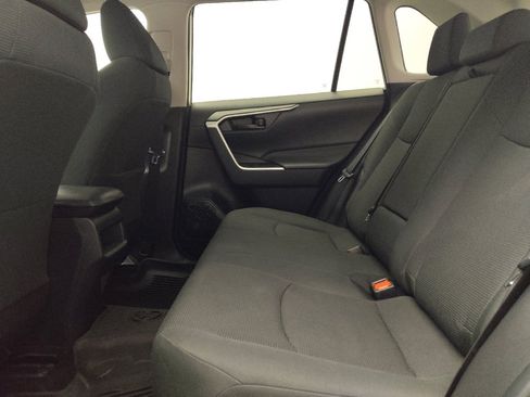 Used 2021 Toyota RAV4 LE FWD image 18