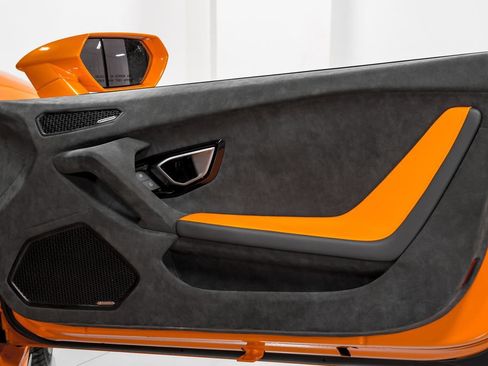 Used 2023 Lamborghini Huracan Tecnica RWD image 38