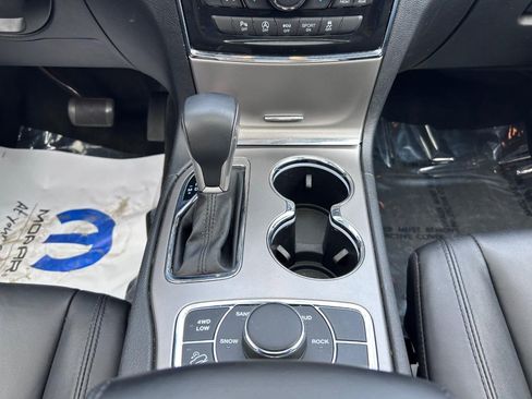 Used 2022 Jeep Grand Cherokee Limited image 18