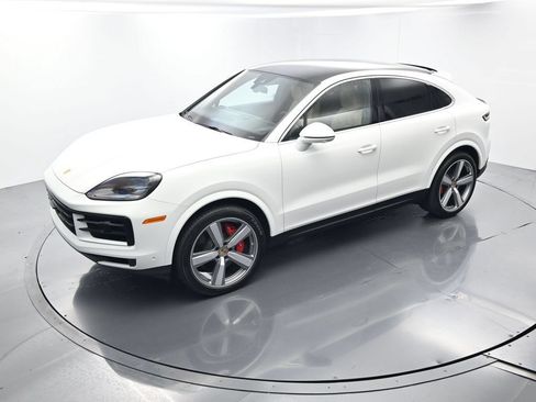 Certified 2024 Porsche Cayenne S AWD/4WD image 32
