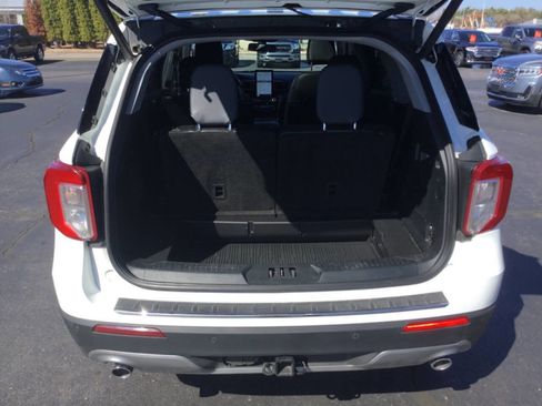 Used 2022 Ford Explorer Limited w/ Limited Technology Package image 5