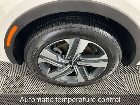 Certified 2023 Kia Sorento EX image 9