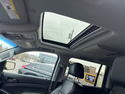 Used 2019 Chevrolet Suburban Premier image 32