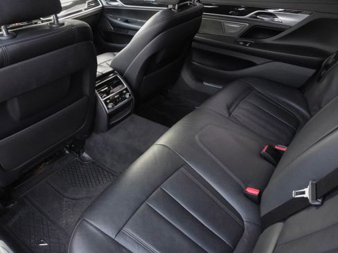 Used 2019 BMW 740i 740i w/ M Sport Package image 38