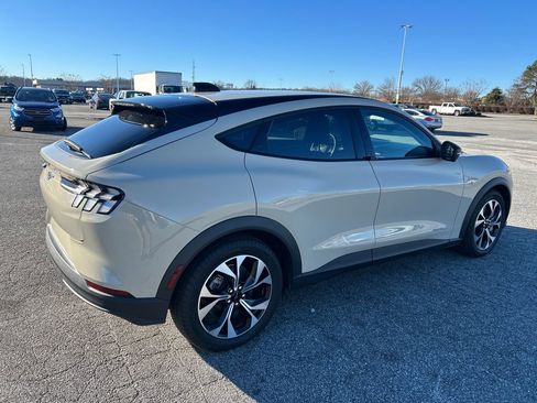 Used 2025 Ford Mustang Mach-E Select w/ Comfort Package Lite image 6