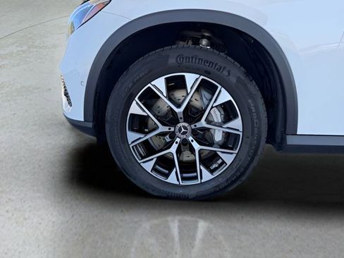 Used 2025 Mercedes-Benz GLC 350e 4MATIC image 14