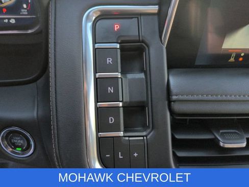 Used 2023 Chevrolet Suburban High Country w/ Advanced Technology Package AWD/4WD image 16