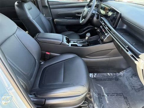 Certified 2025 Hyundai Santa Cruz SEL image 18