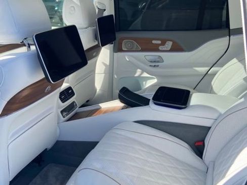 Used 2024 Mercedes-Benz Maybach GLS 600 4MATIC image 5