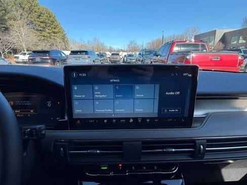 New 2026 Lincoln Corsair Premiere image 17