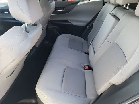 Used 2023 Toyota Venza LE image 13