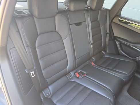 Certified 2026 Porsche Macan AWD/4WD image 20