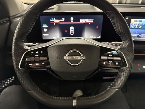 Used 2023 Nissan Ariya AWD image 11