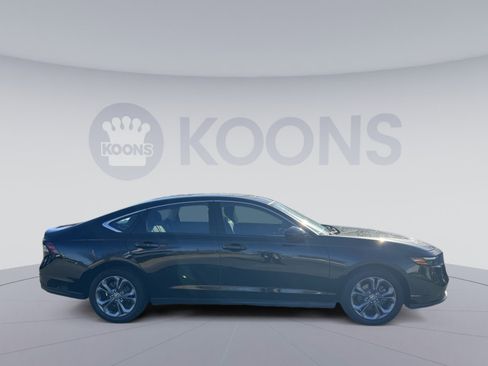 Used 2023 Honda Accord EX image 8