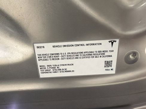 Used 2025 Tesla Cybertruck Cyberbeast AWD/4WD image 49