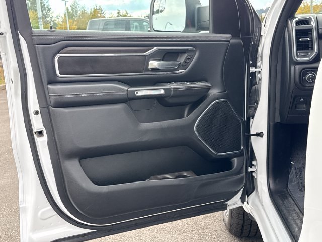 Used 2025 RAM 1500 Laramie AWD/4WD image 18