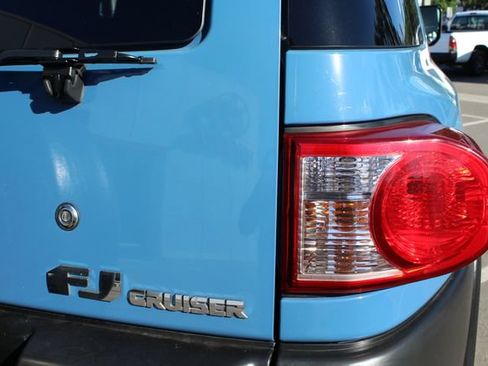 Used 2011 Toyota FJ Cruiser 4WD w/ Upgrade Pkg image 15