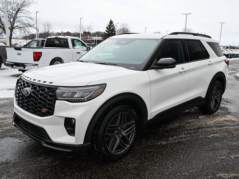 Used 2025 Ford Explorer ST image 9