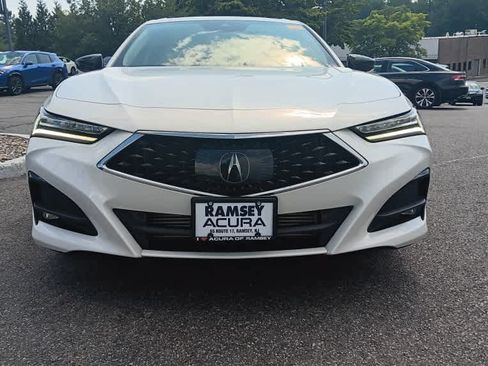 Used 2023 Acura TLX w/ Technology Package FWD image 9