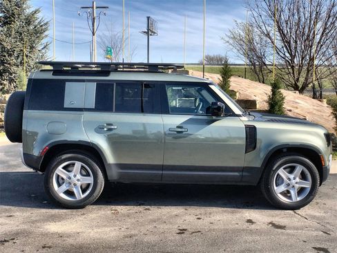 Certified 2021 Land Rover Defender 110 SE image 6