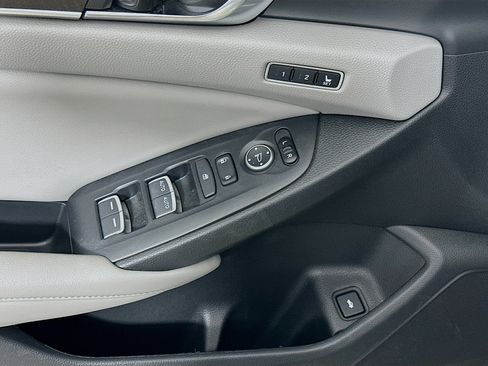 Used 2019 Honda Accord Touring image 15
