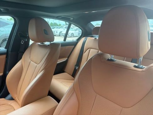 Used 2024 BMW 330i Sedan w/ Premium Package RWD image 9