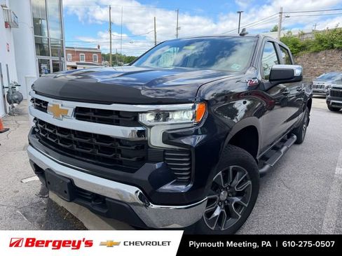 Used 2024 Chevrolet Silverado 1500 LT w/ Z71 Off-Road Package AWD/4WD image 6