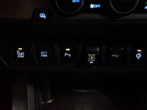Used 2021 Toyota Tacoma TRD Sport w/ Technology Package RWD image 22