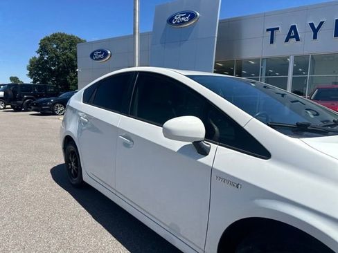 Used 2015 Toyota Prius Three FWD image 7